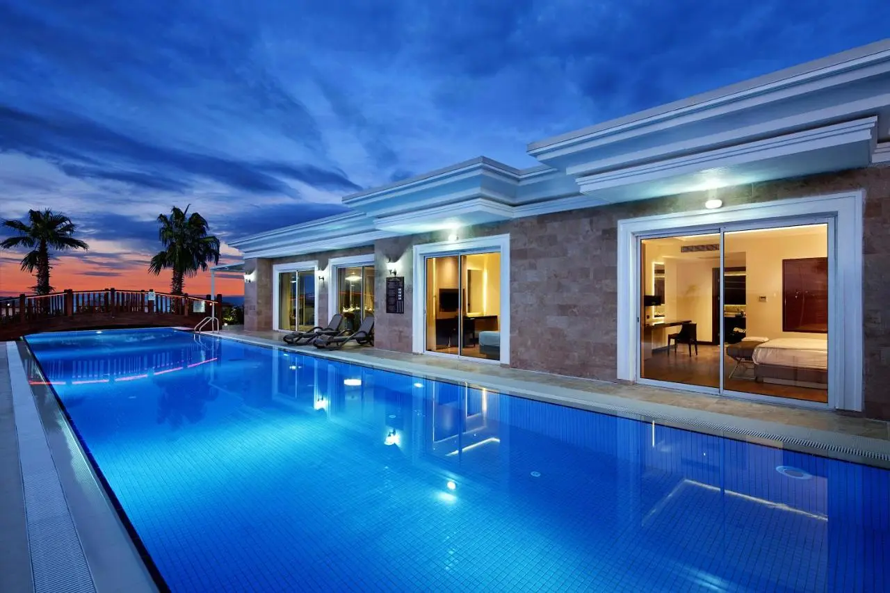 Bellis Deluxe Hotel & Heated for Winter Aqua Park