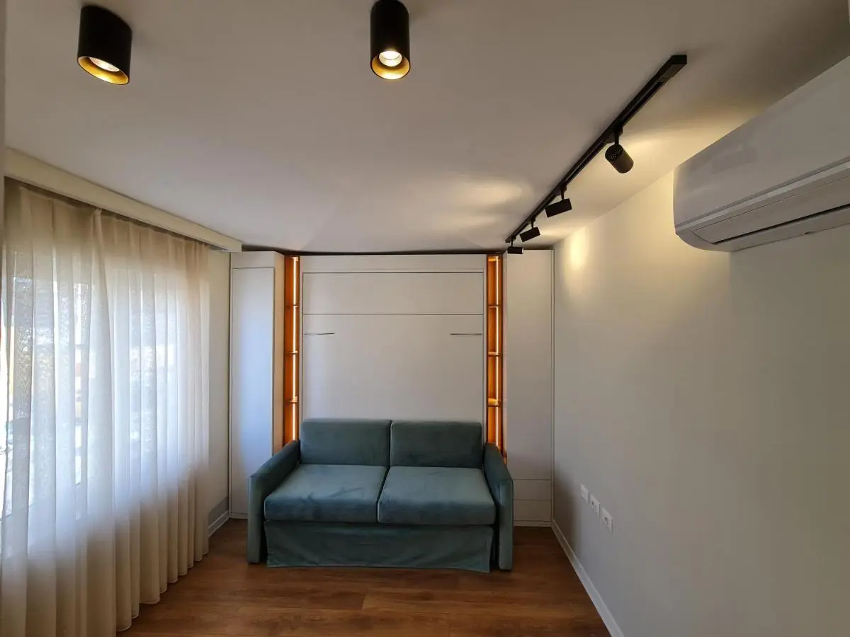 Adore - Modern Studio