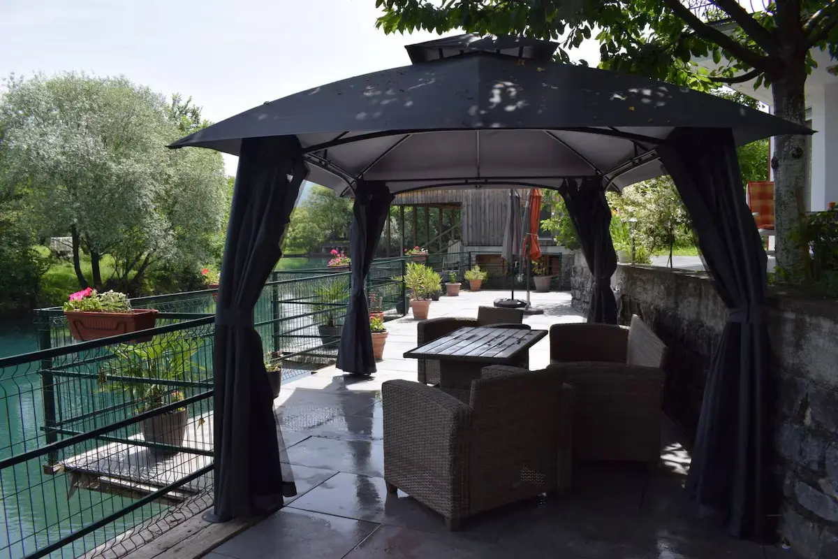 Go2Bihac Villa, 8 bedrooms, 7 bath, 10 aircon.