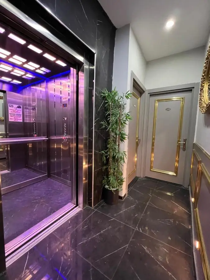 Taksim Larissa hotel suites