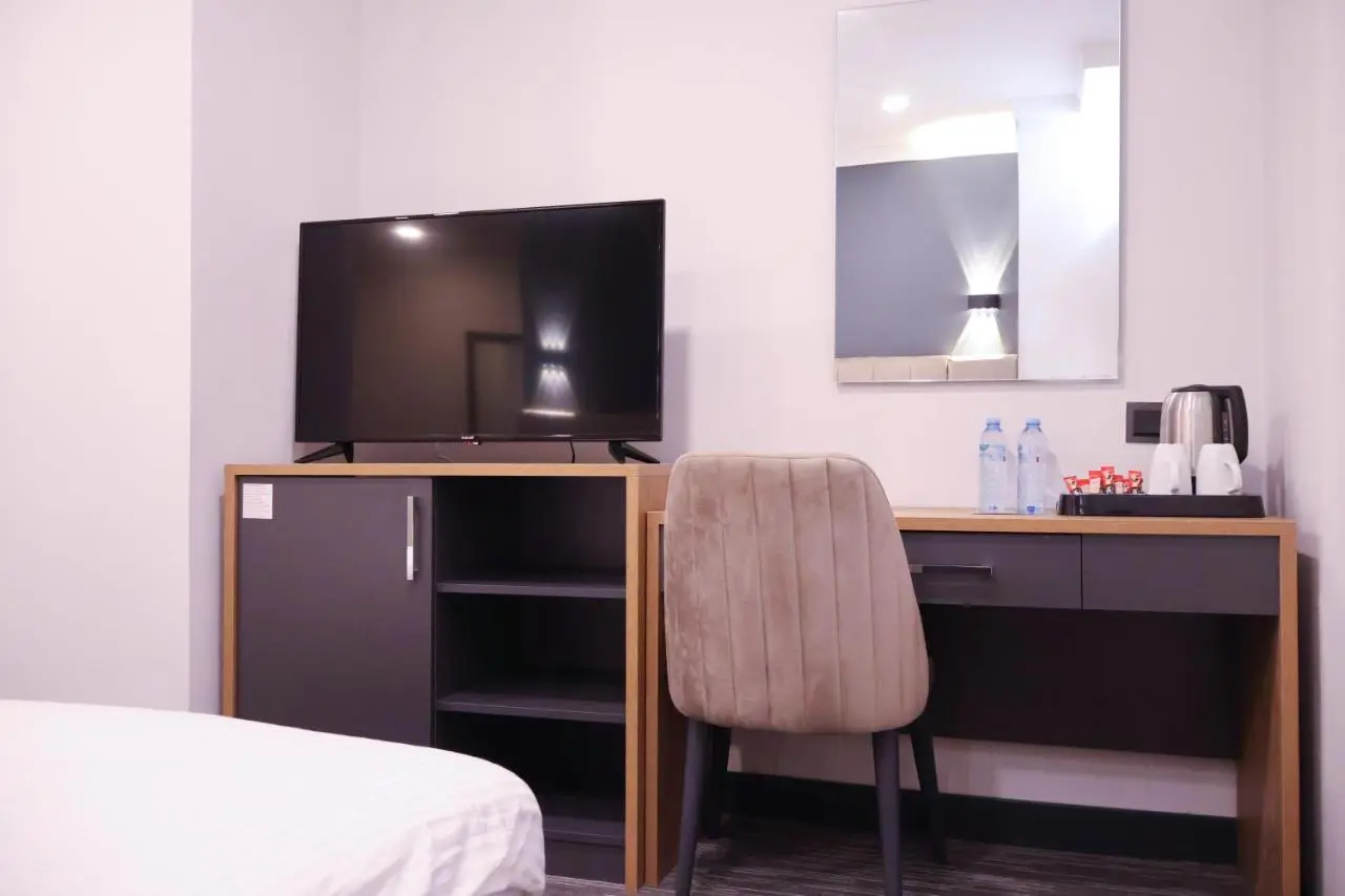 Home Plus Hotel