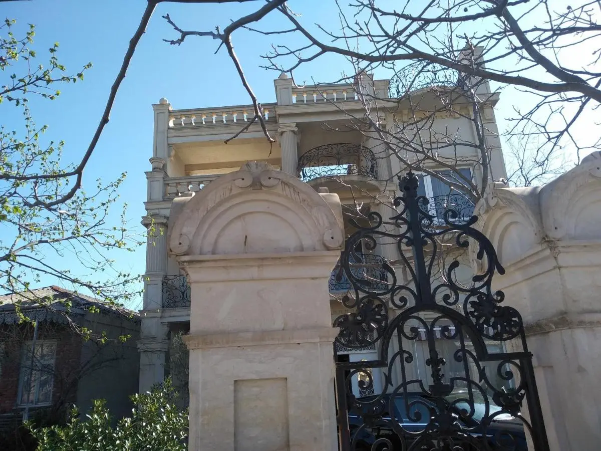 Hotel Edemi Castle