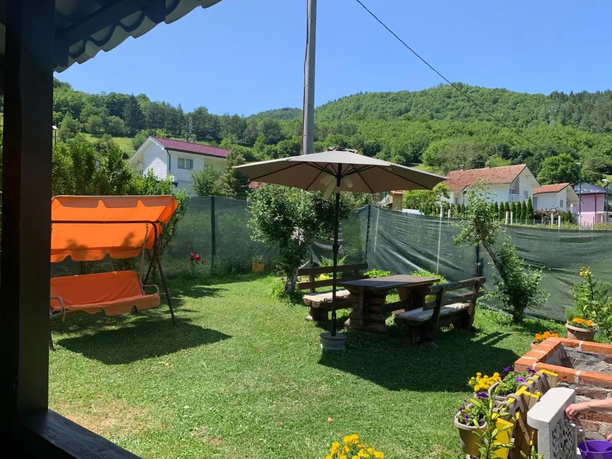Vikendica Žute dunje Jajce
