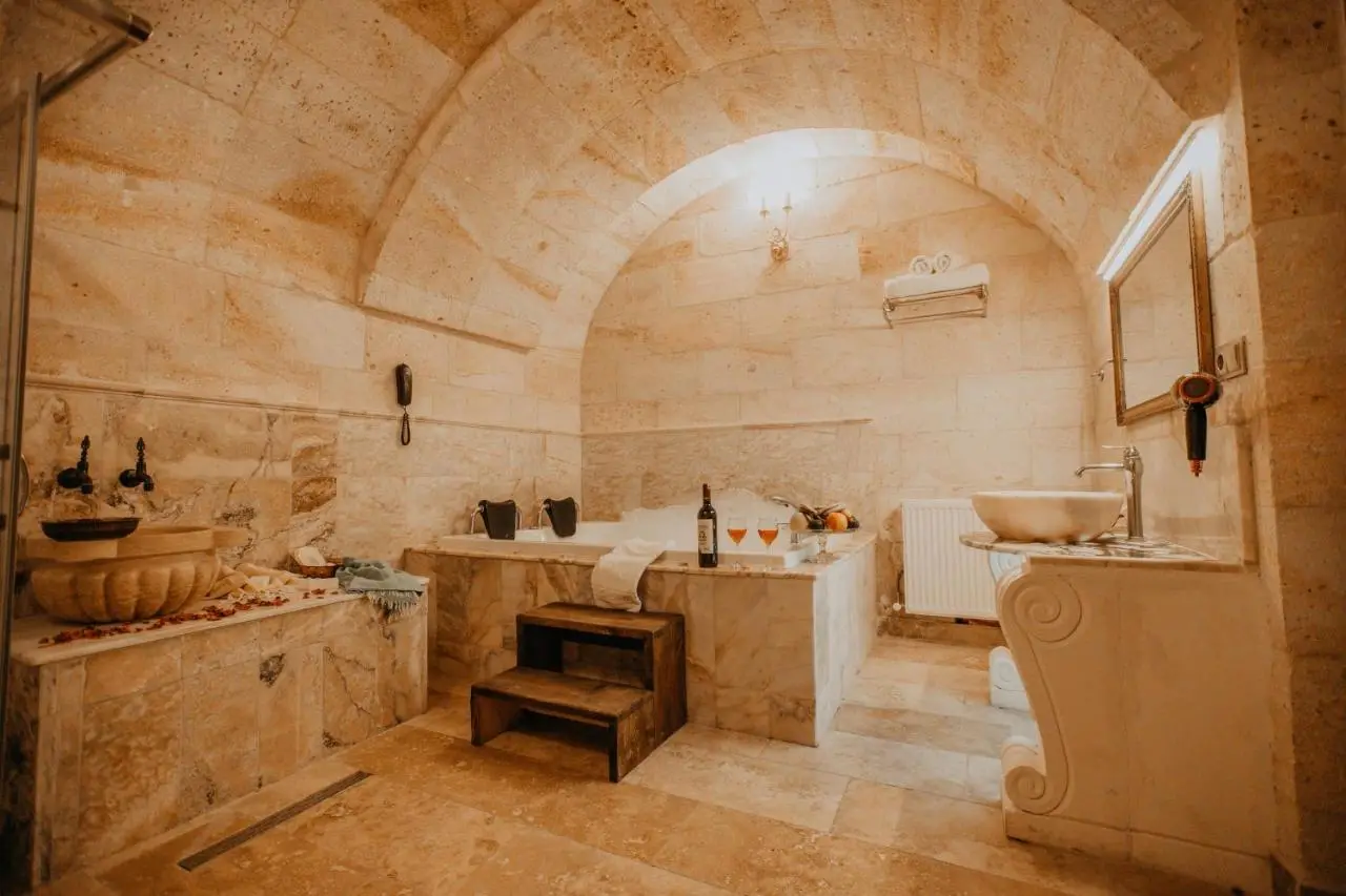 Serenus Cave Suites