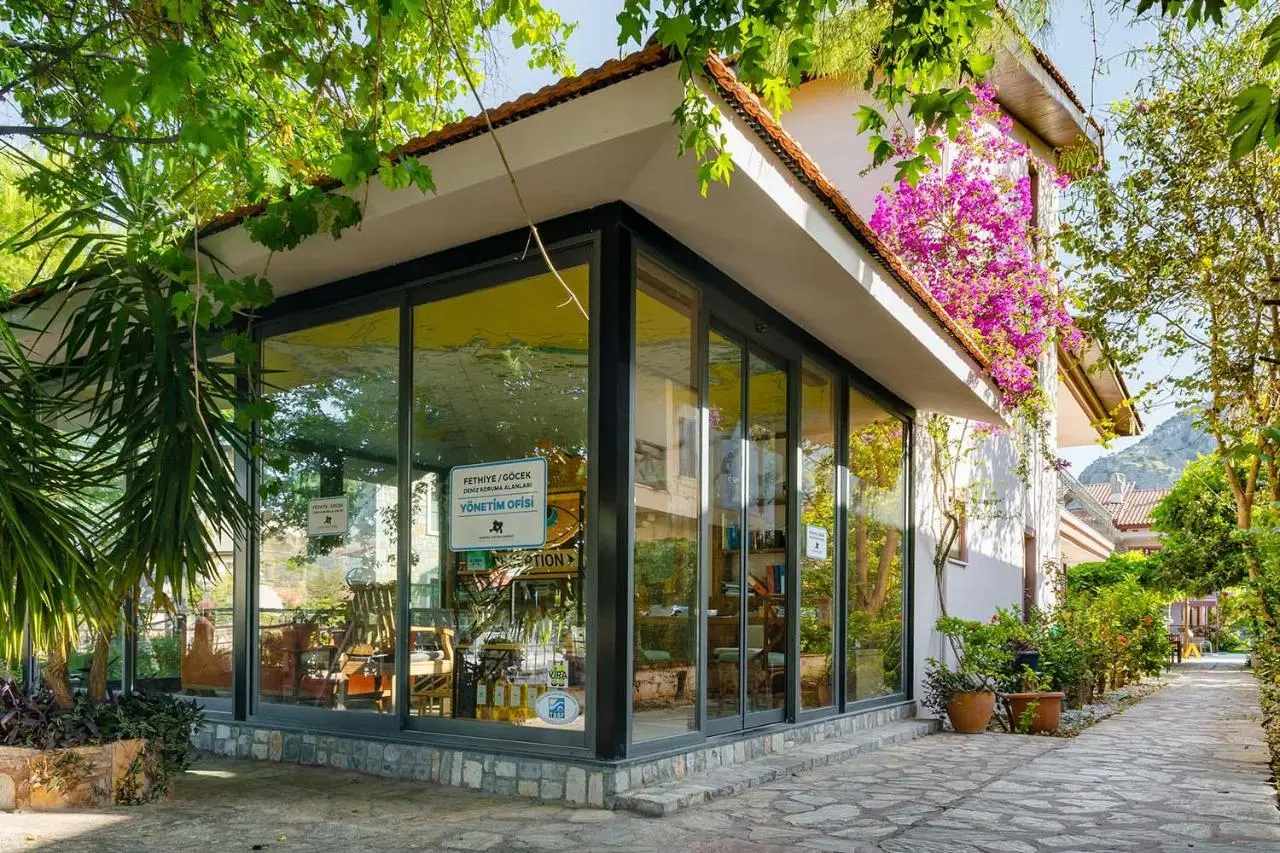 Vira Suites Hotel