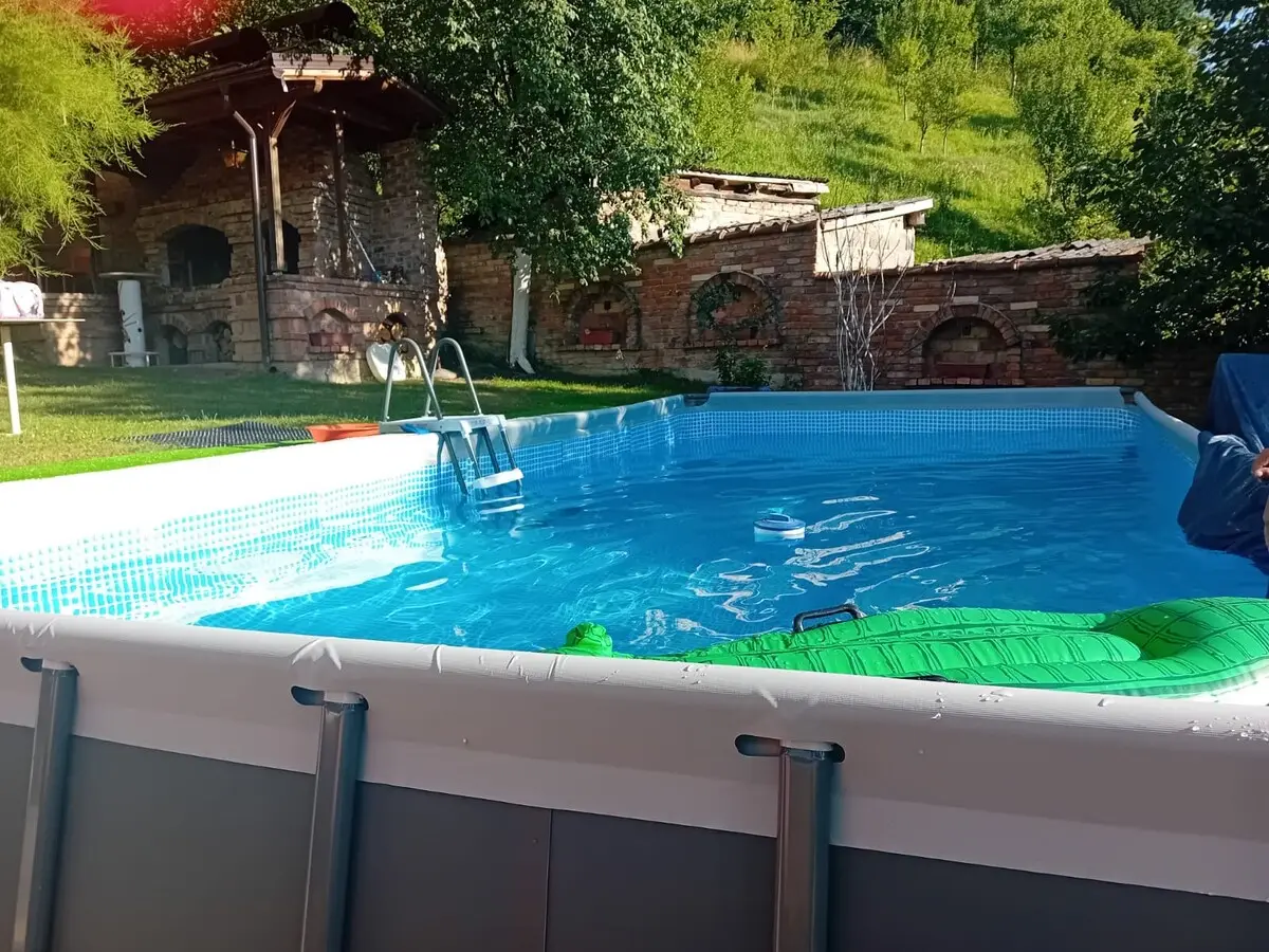 1-min to Bus /  House with Big Garden and BBQ