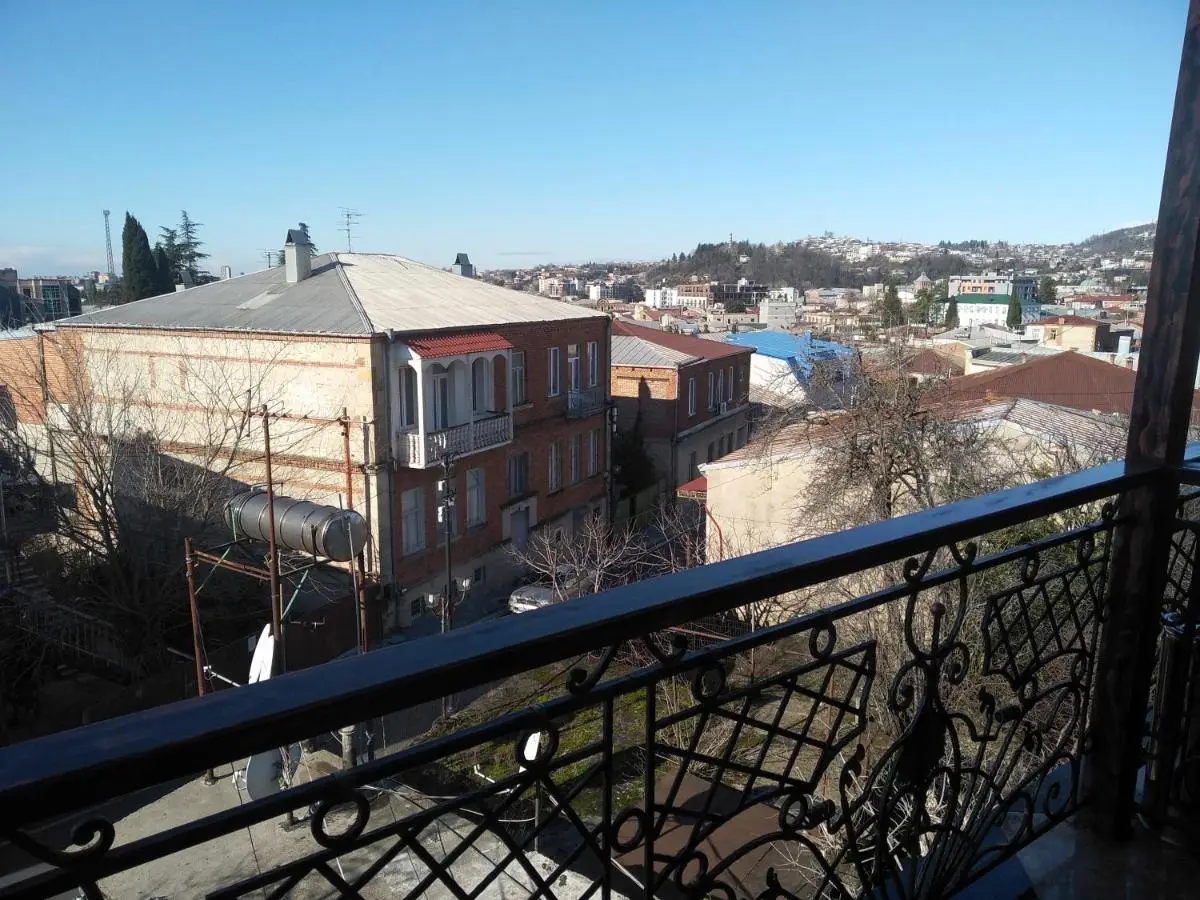 Hotel Edemi Castle