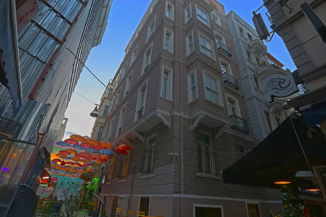 Taksim Istiklal Street Kamilbey Hotel
