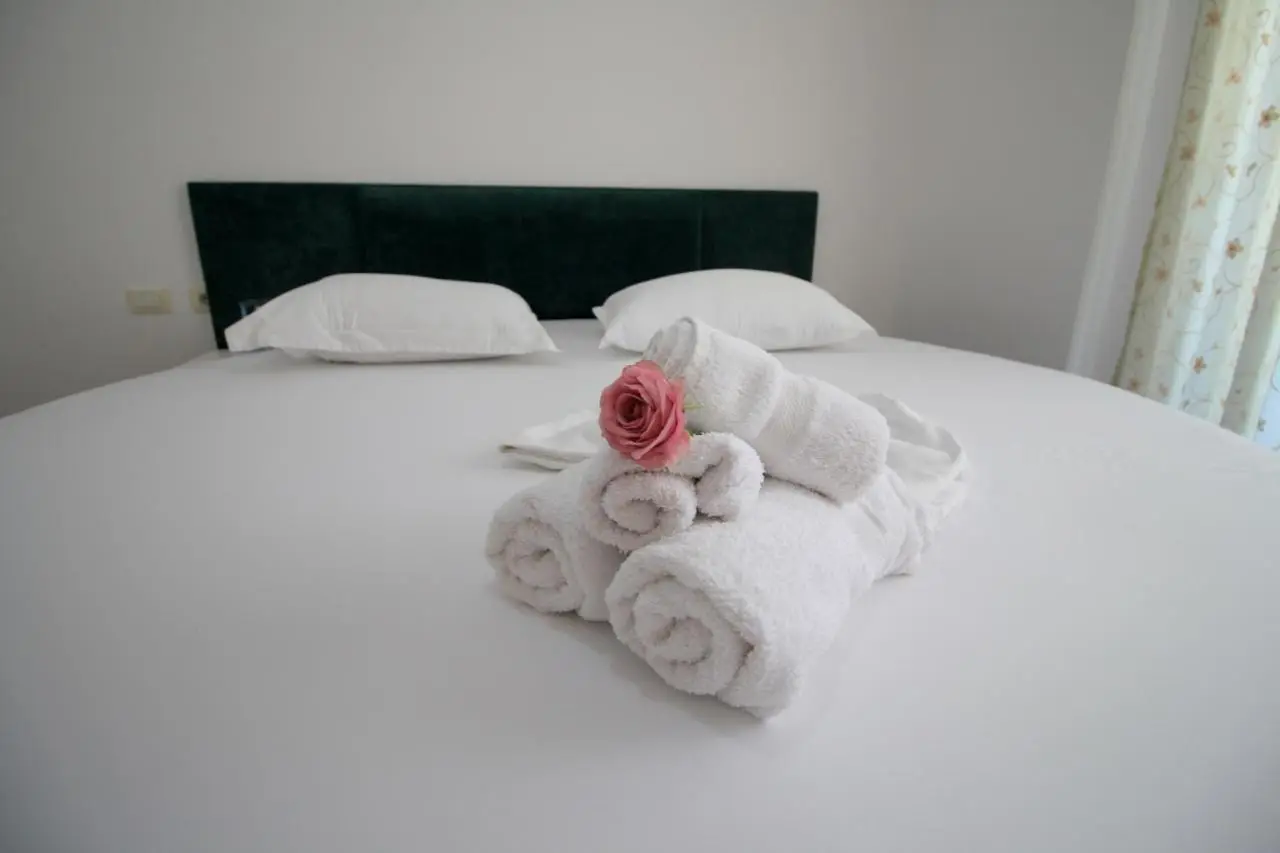 July Seaview Apartments