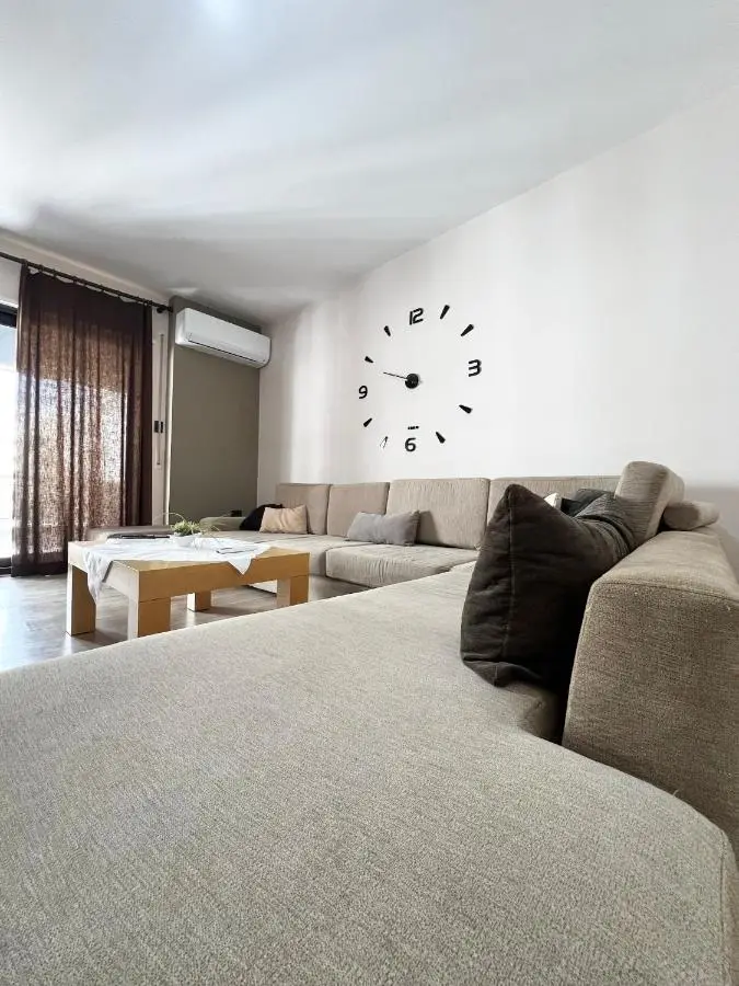 B2 Apartment