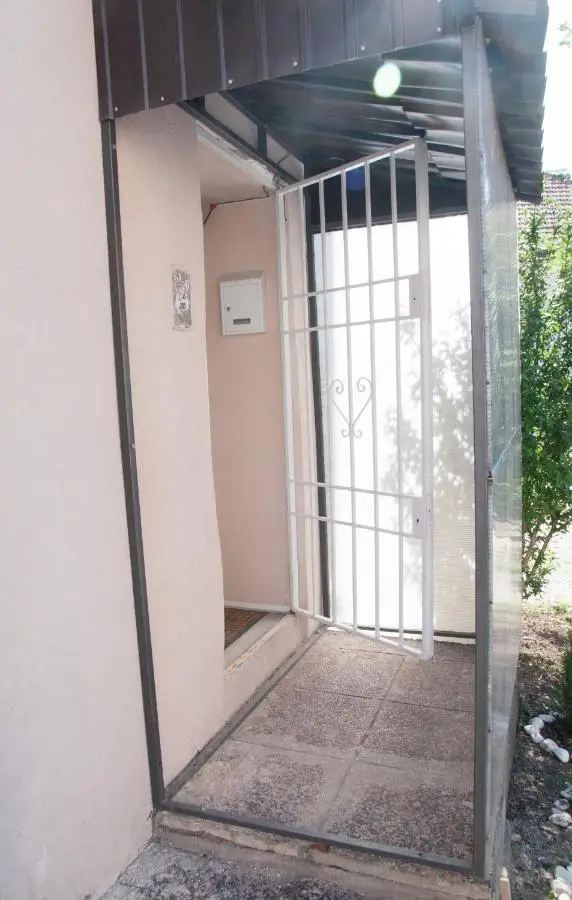 Bistrik Rose Apartment