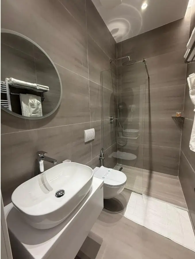 4 Rooms Tirana