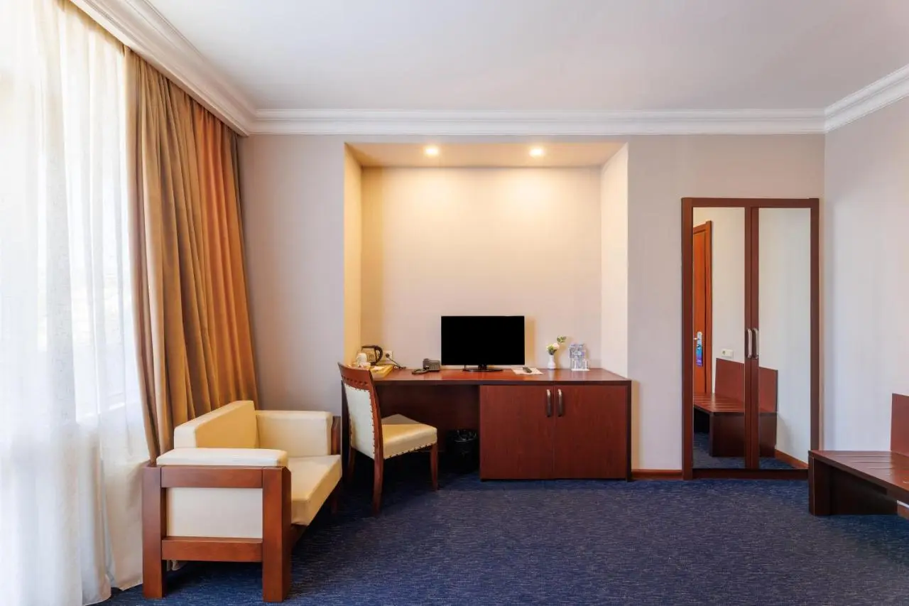 Cruise Hotel