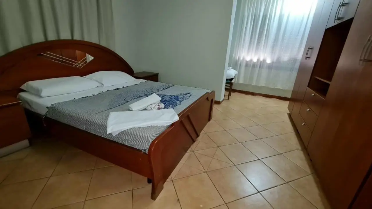 Calmly, spacious apartment next to USA embassy