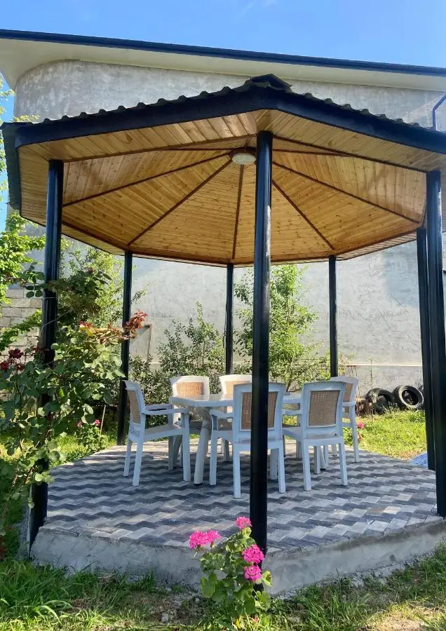 Praqa House
