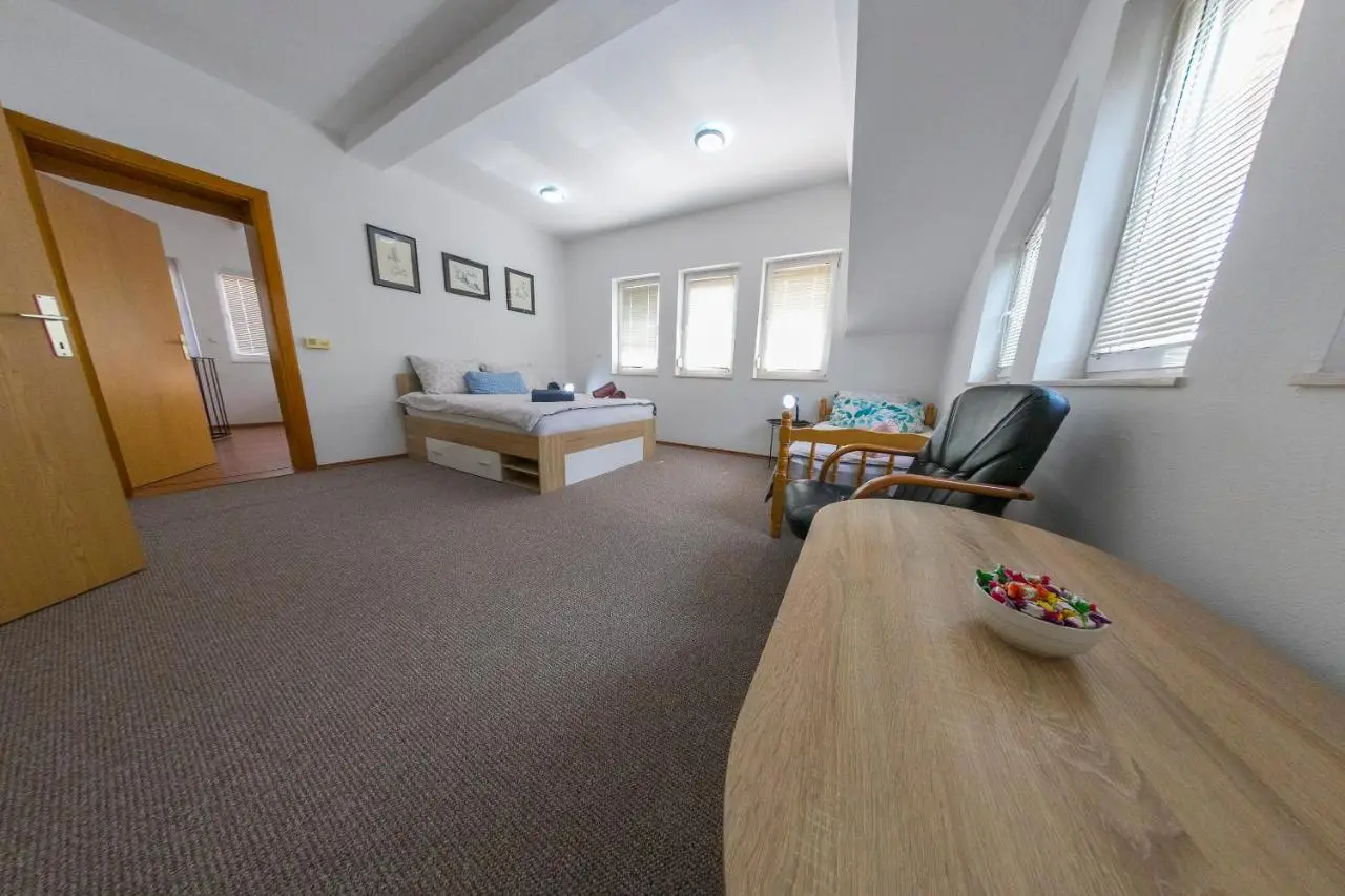 APARTMAN NAAJ