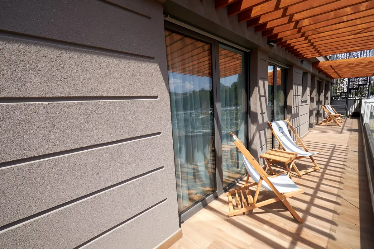 Olympic 84 outdoor Jacuzzi three bedroom apartment