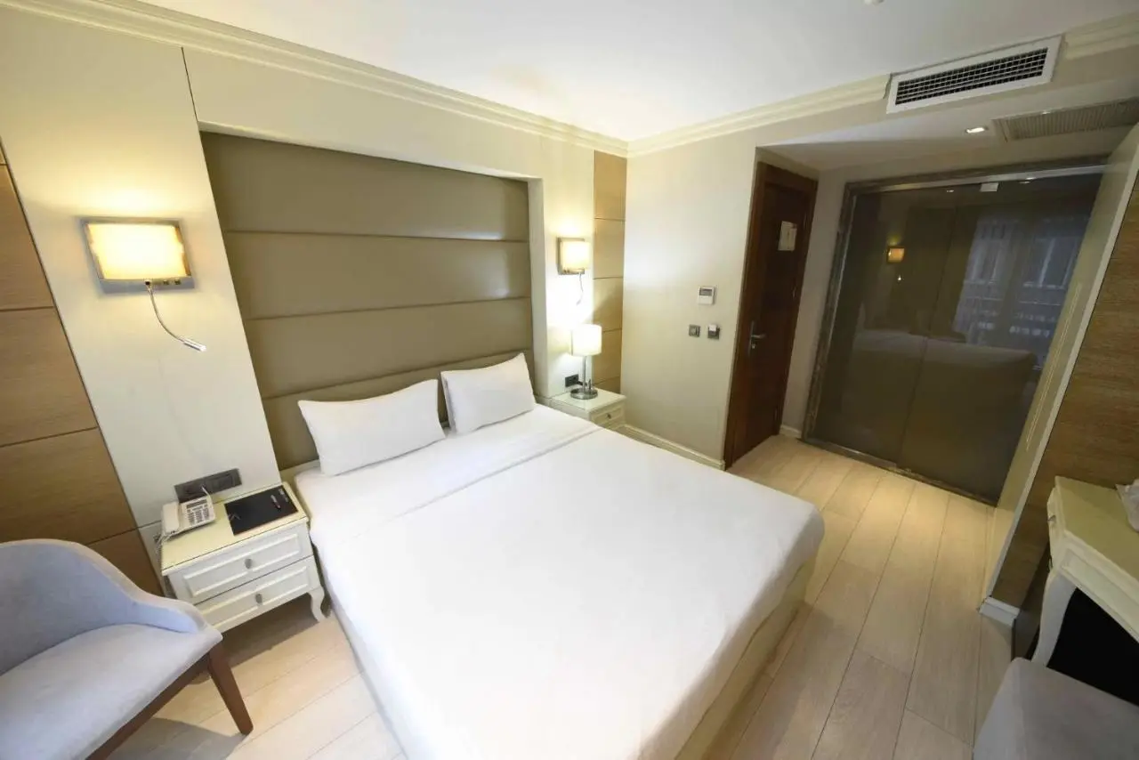 Le Mirage Hotel