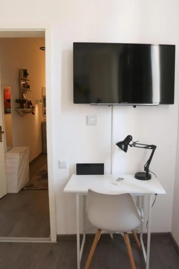 Main Street Retreat Apartment with Free Parking