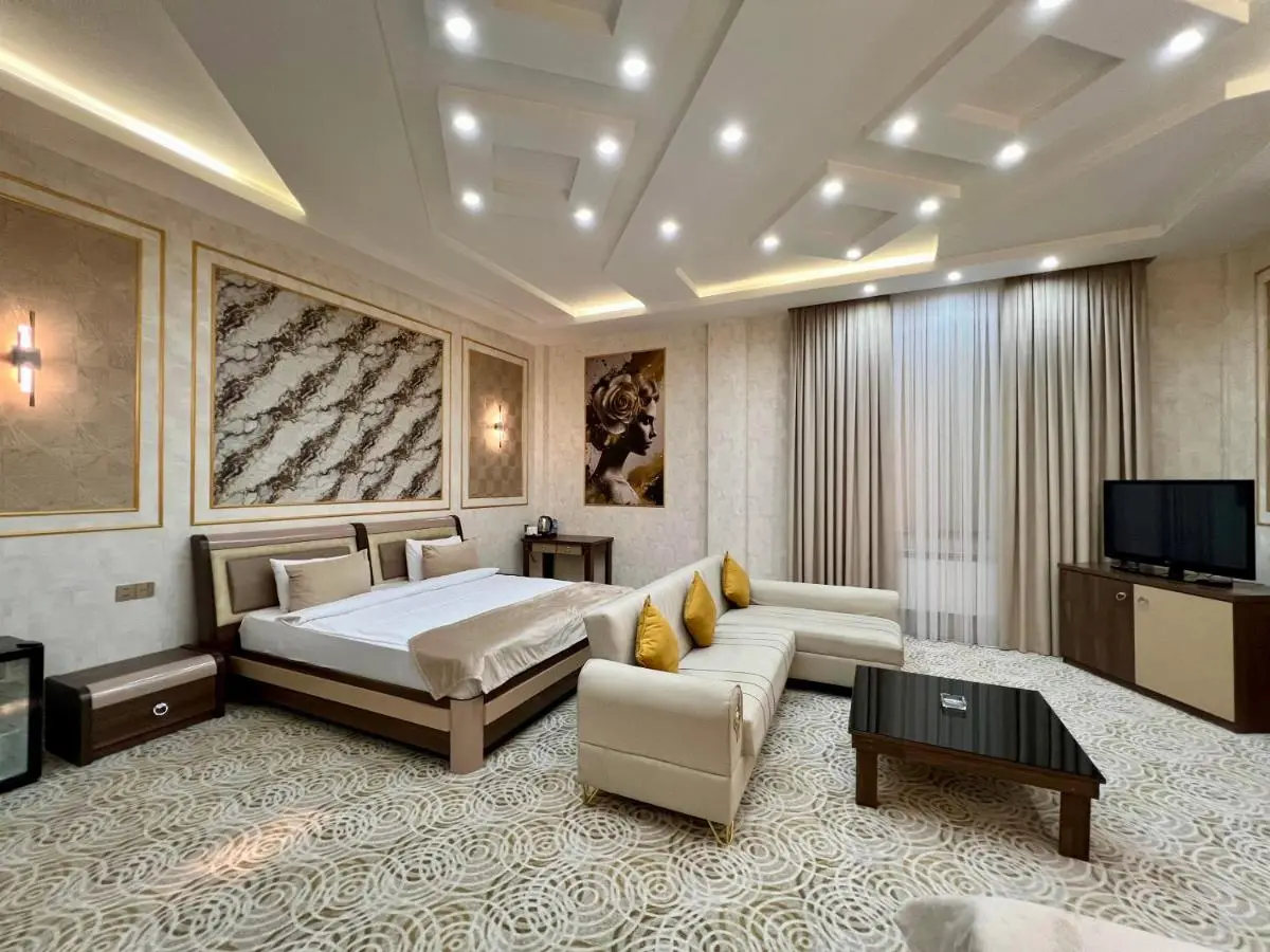 Royal Mansion Hotel