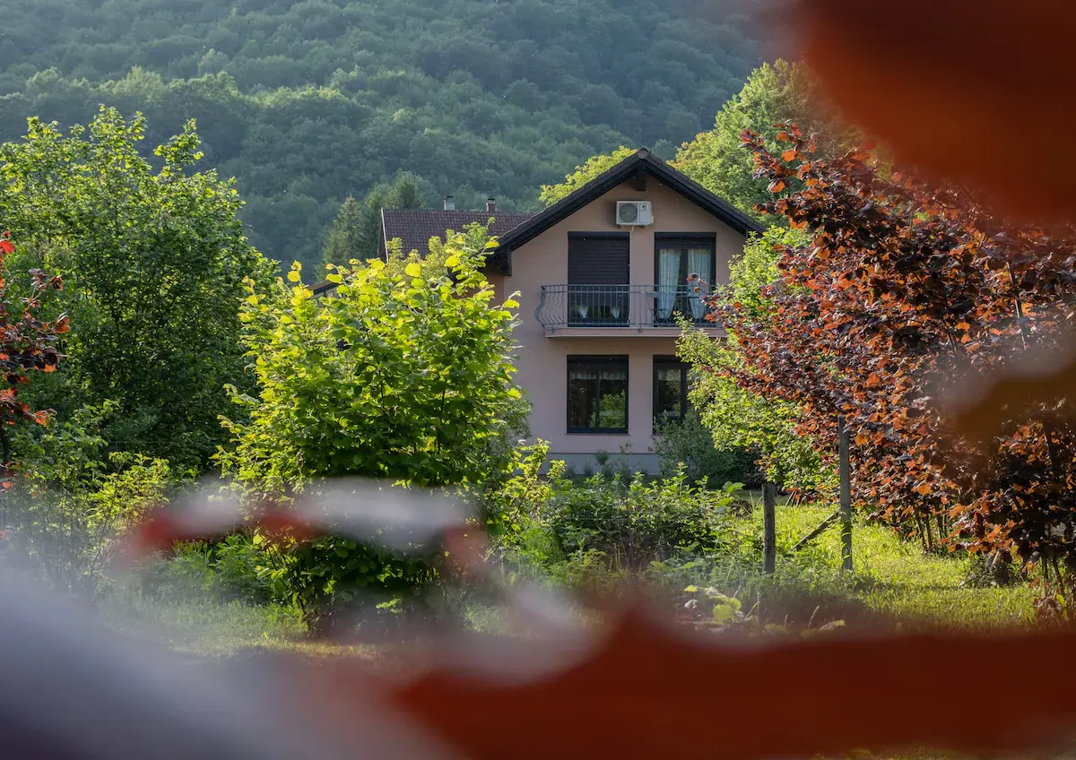 VILLA about min 3 persons - max 6 persons.