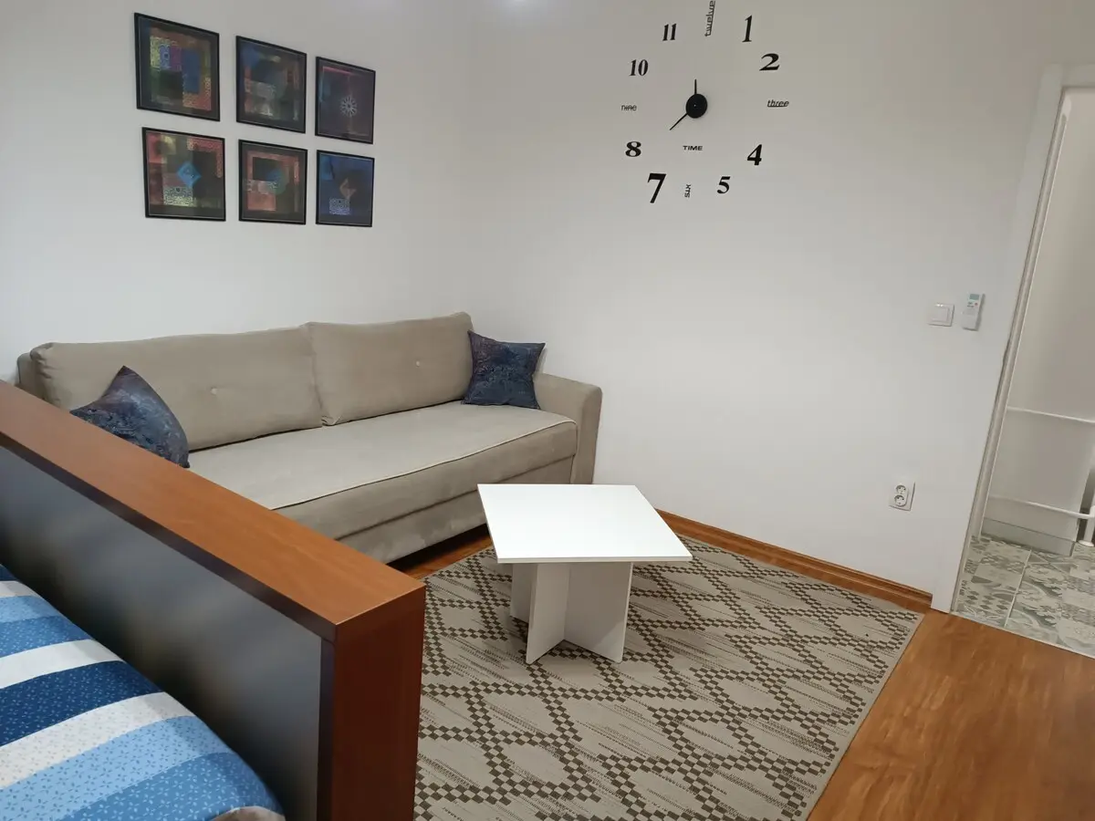 modern, one bedroom, free parking, airconditioning