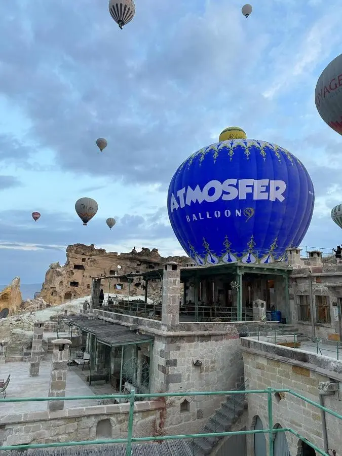 Seki Cave Hotel, Wake Up to Hot Air Balloons