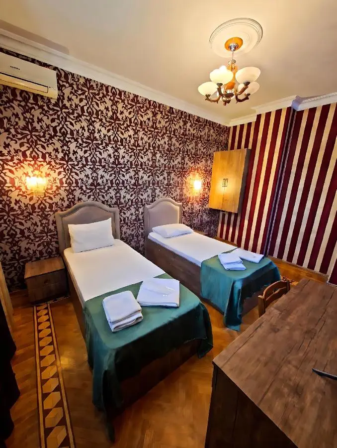 Versailles Boutigue Hotel - Baku, Nizami Street