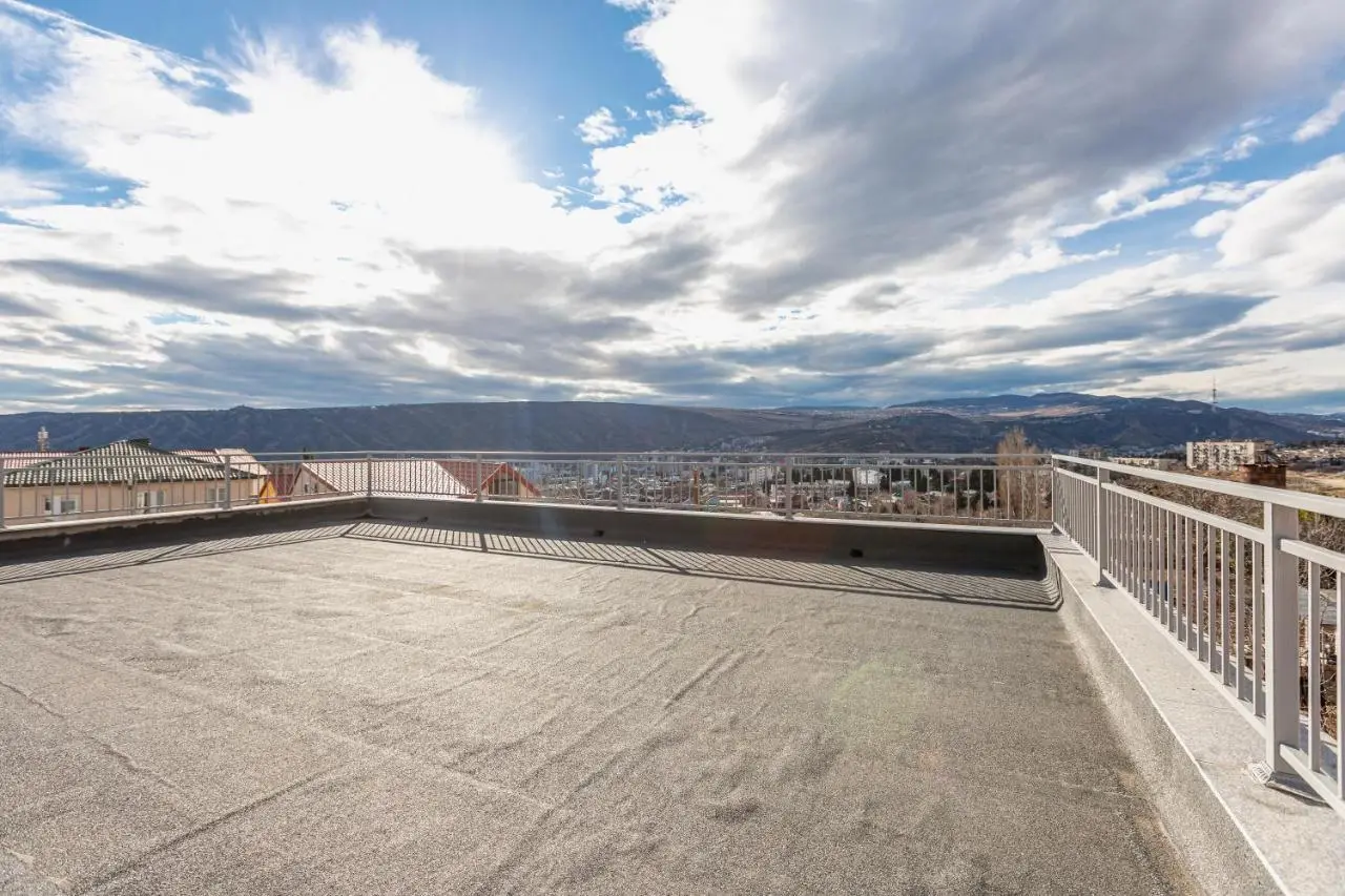 Fresh Air & Panoramic View (Floor 1 & 2)