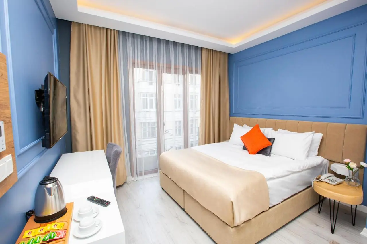 Taksim Square Leon's Hotel