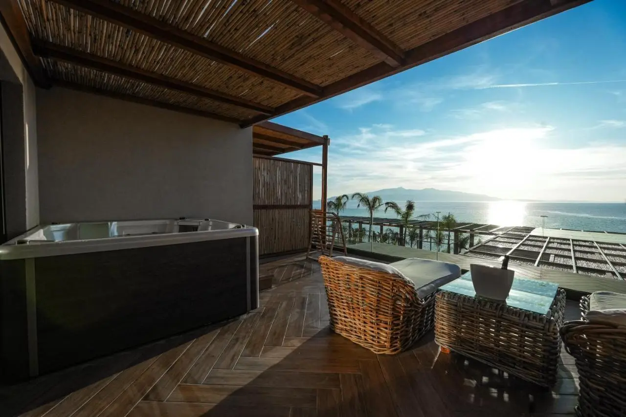 Lost Seaside Hotel - Adults Only