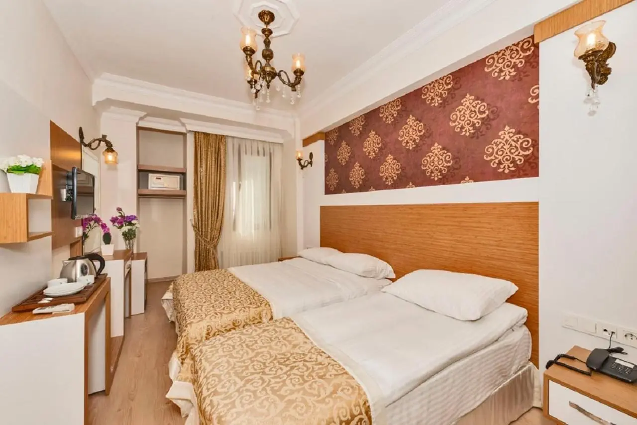Raimond Hotel