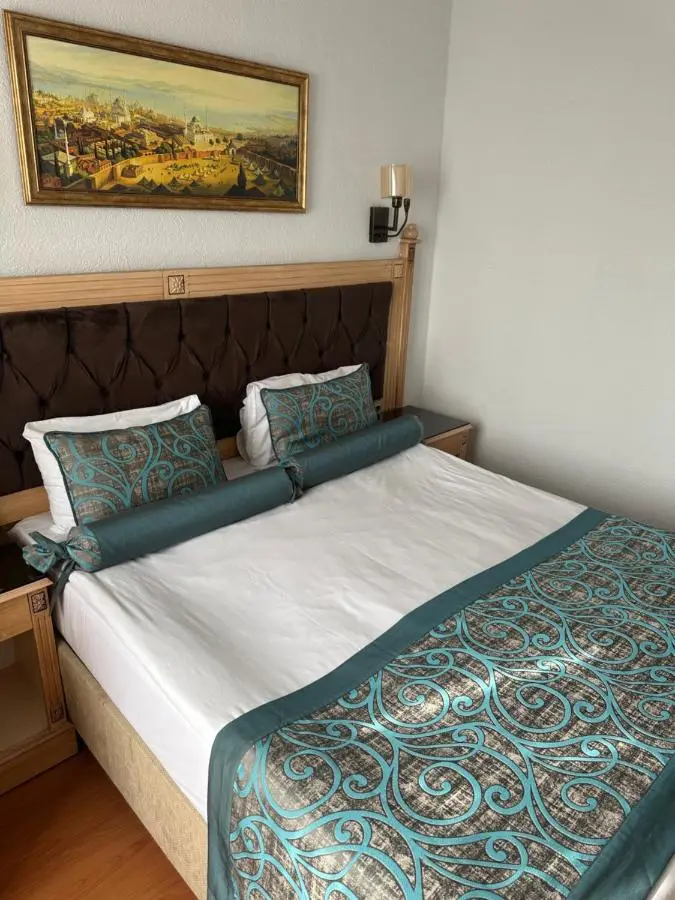 Blue Tuana Hotel Old City