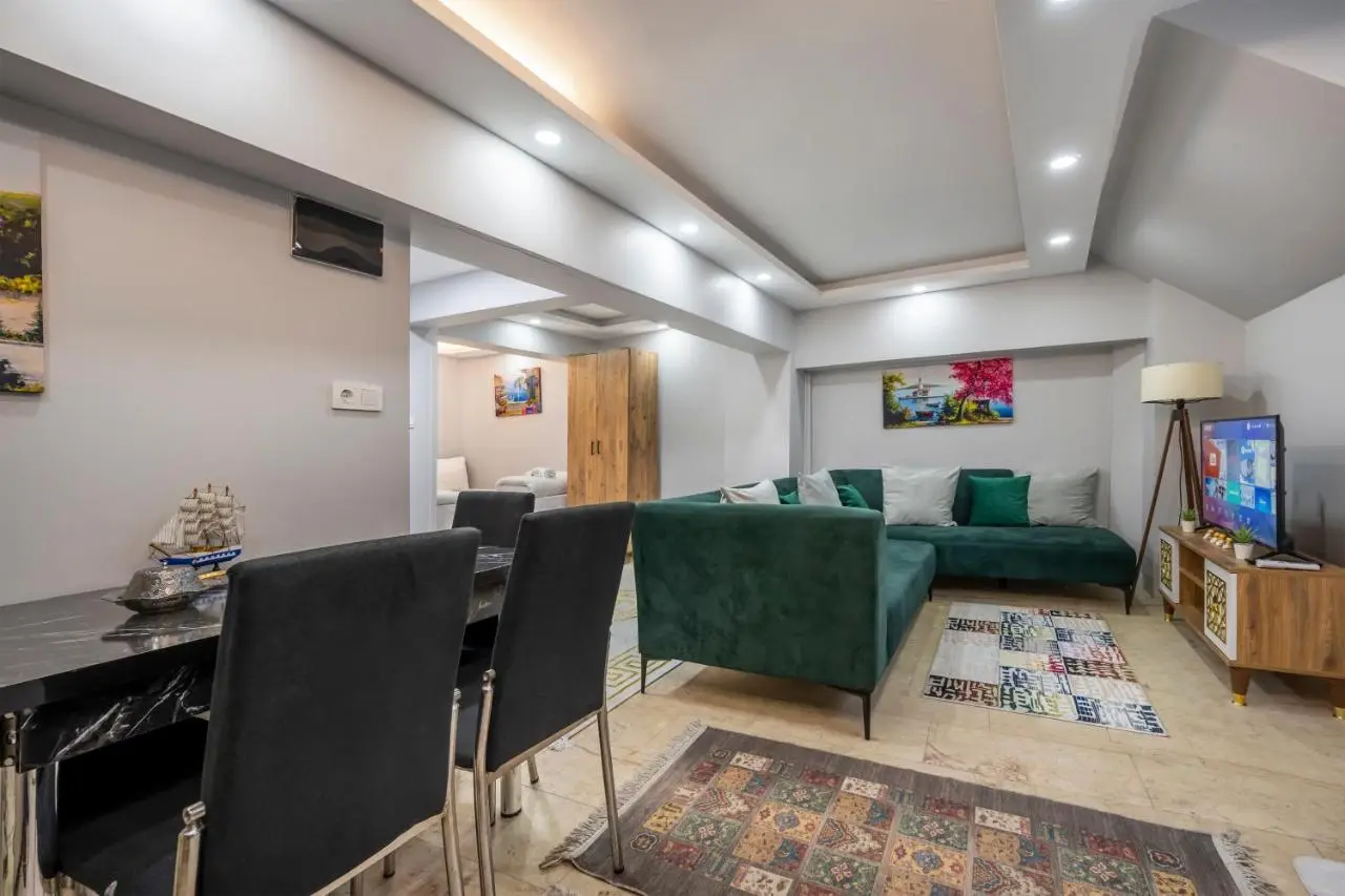 AYKA APART SUiTES OLD CITY