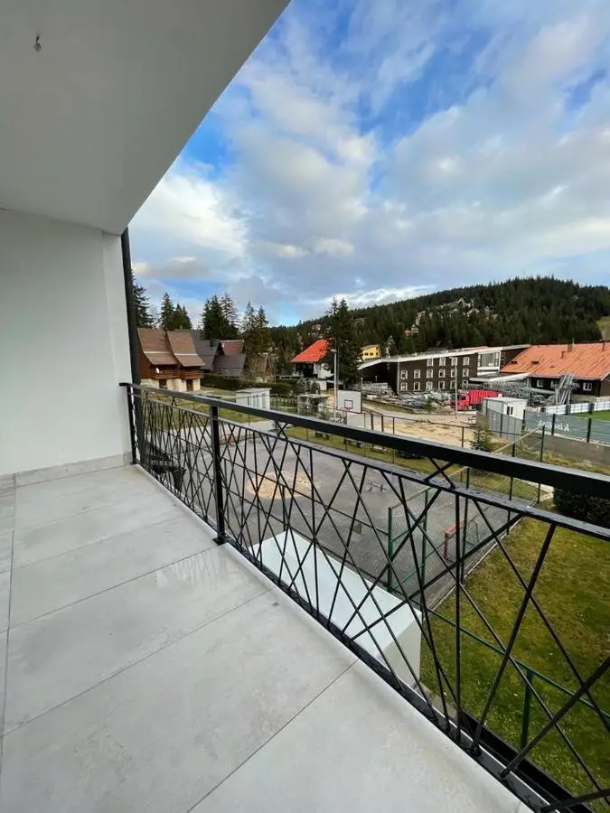 Apartments and Rooms Ski