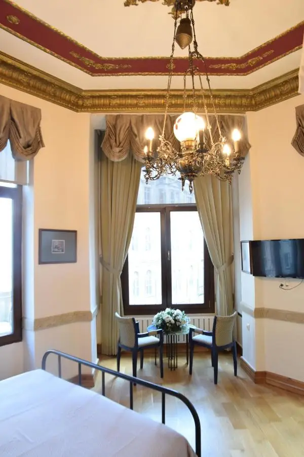 Ragip Pasha Apartments