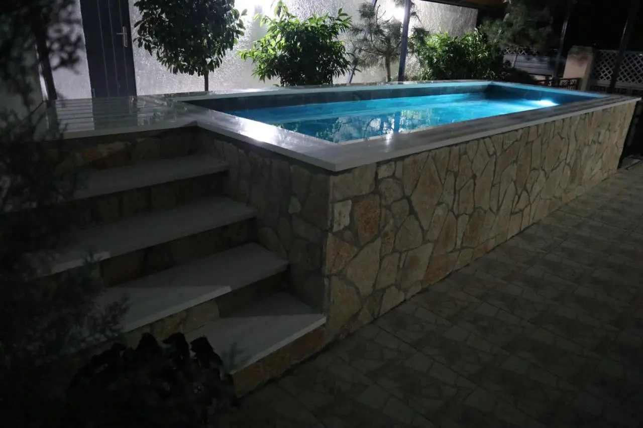 Lake Retreat Villa