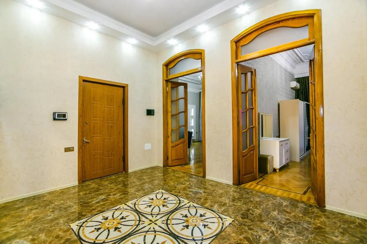 Hezi Aslanov house in CITY CENTRE