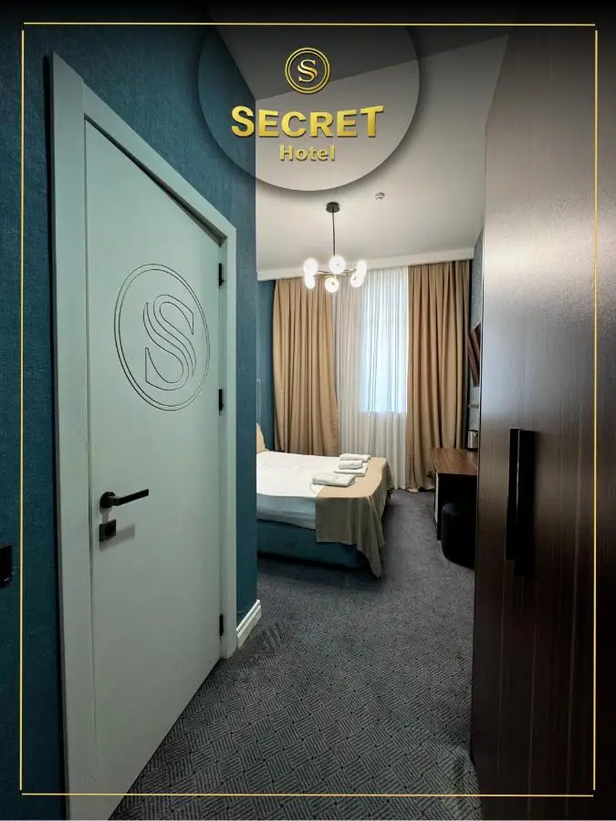 SECRET HOTEL