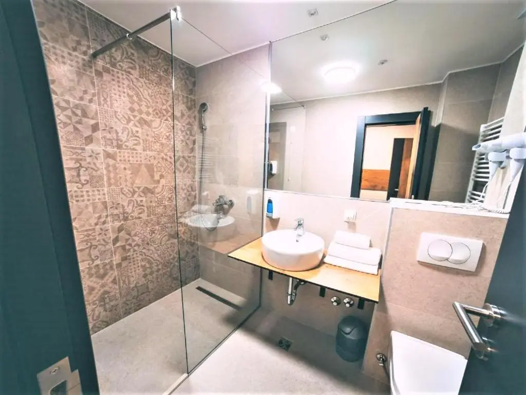 Orange Hotel