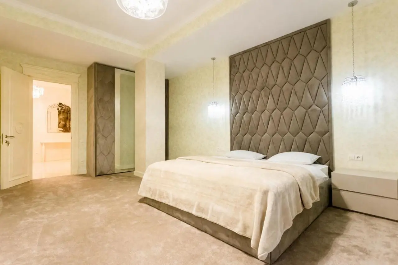 2 Bedroom Deluxe Apartment In The City Center