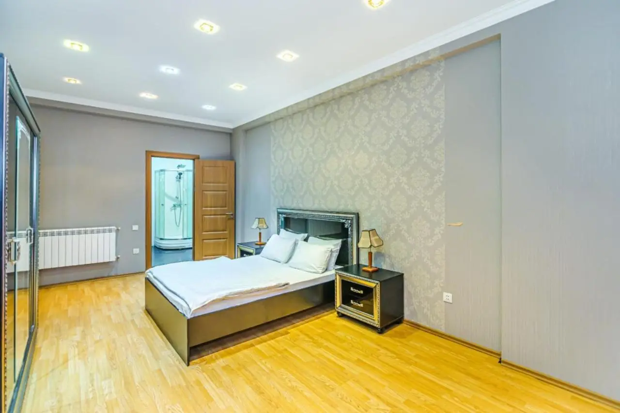 Apartment On Mc Donalds