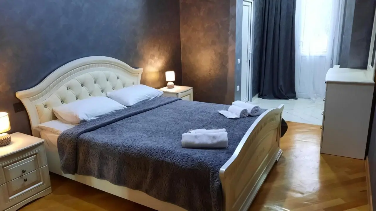 Makos Guest House