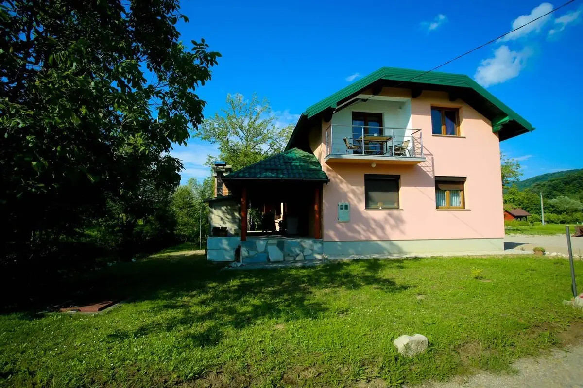 Weekend house Lohovo Noor na Uni