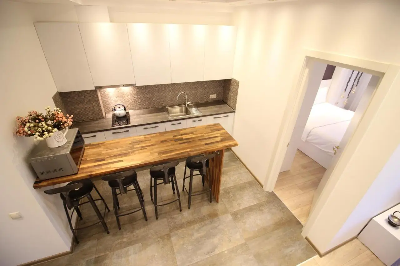 Maxela Apartments
