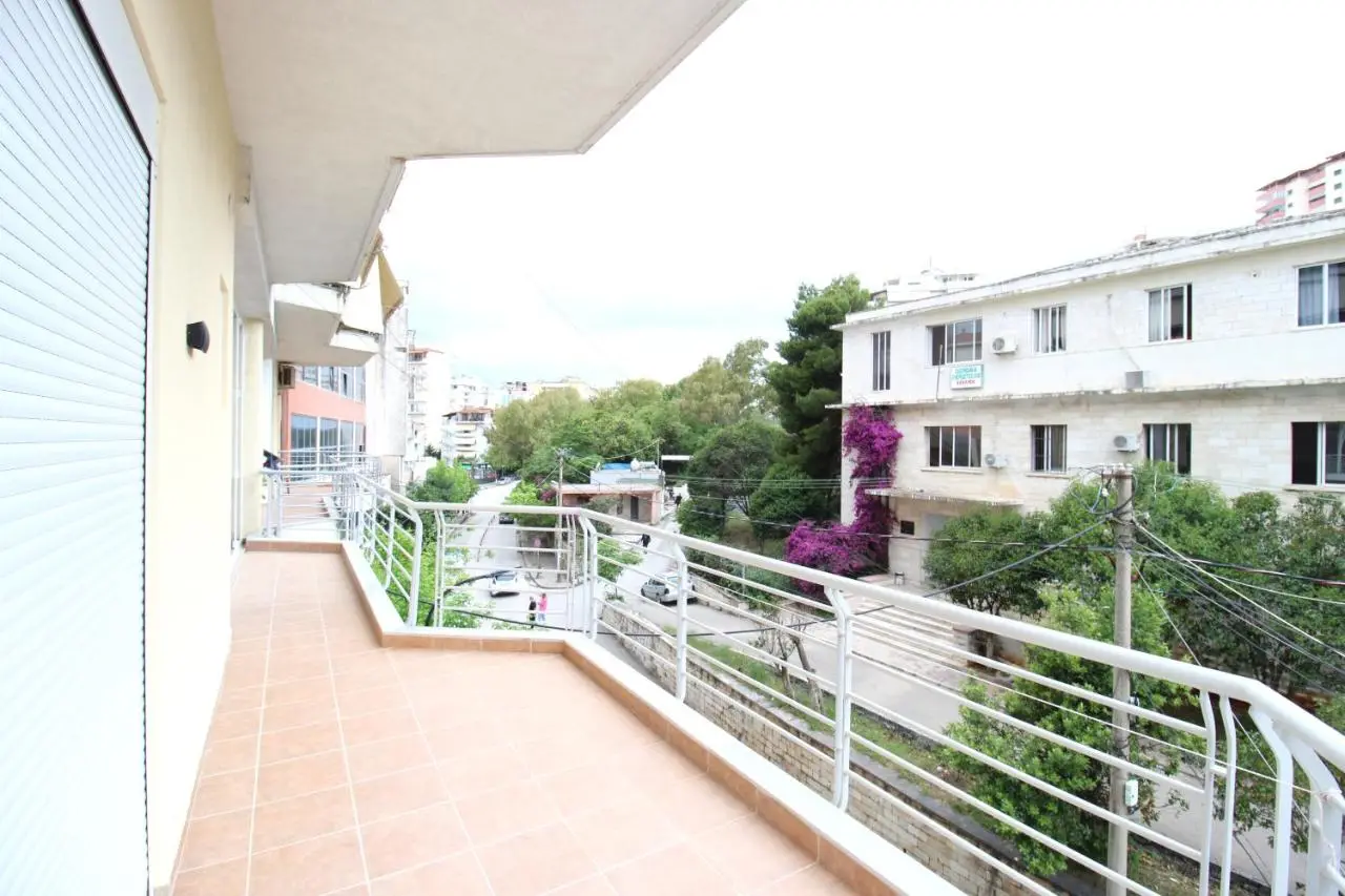 Sarande Luxury Central apartment Reni Risi