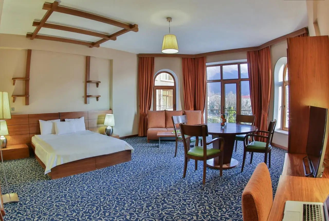 El Resort Hotel