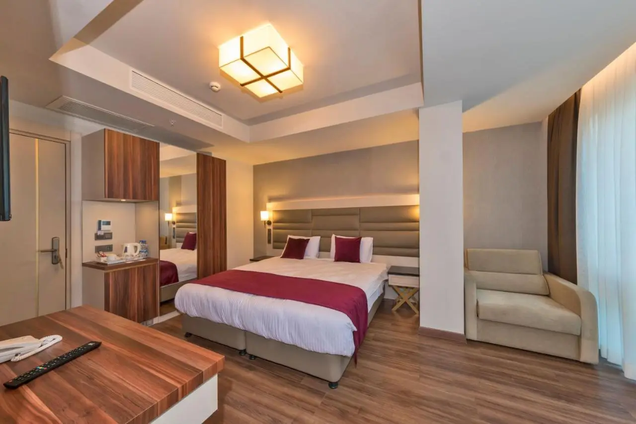 Golden Royal Hotel & SPA