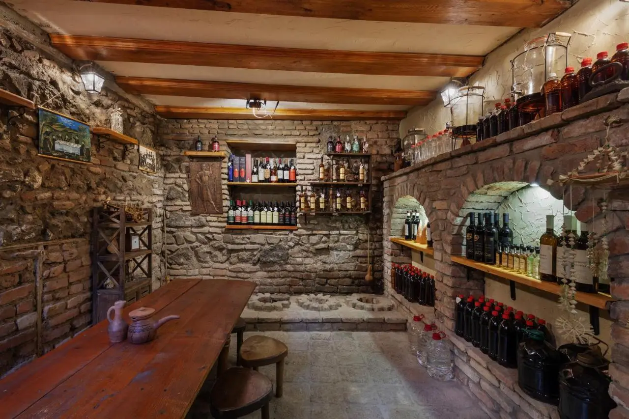 Honeymoon Aparts with Wine Cellar 1897