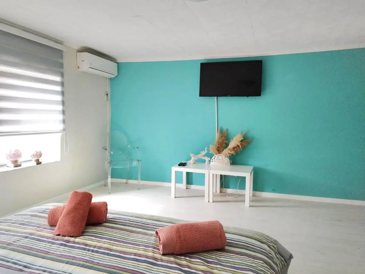 Apartment with garden Hanja